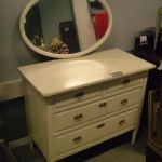 402 4586 CHEST OF DRAWERS